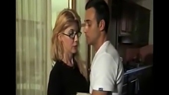 Vintage Italian Lady Enjoys Anal Pleasure